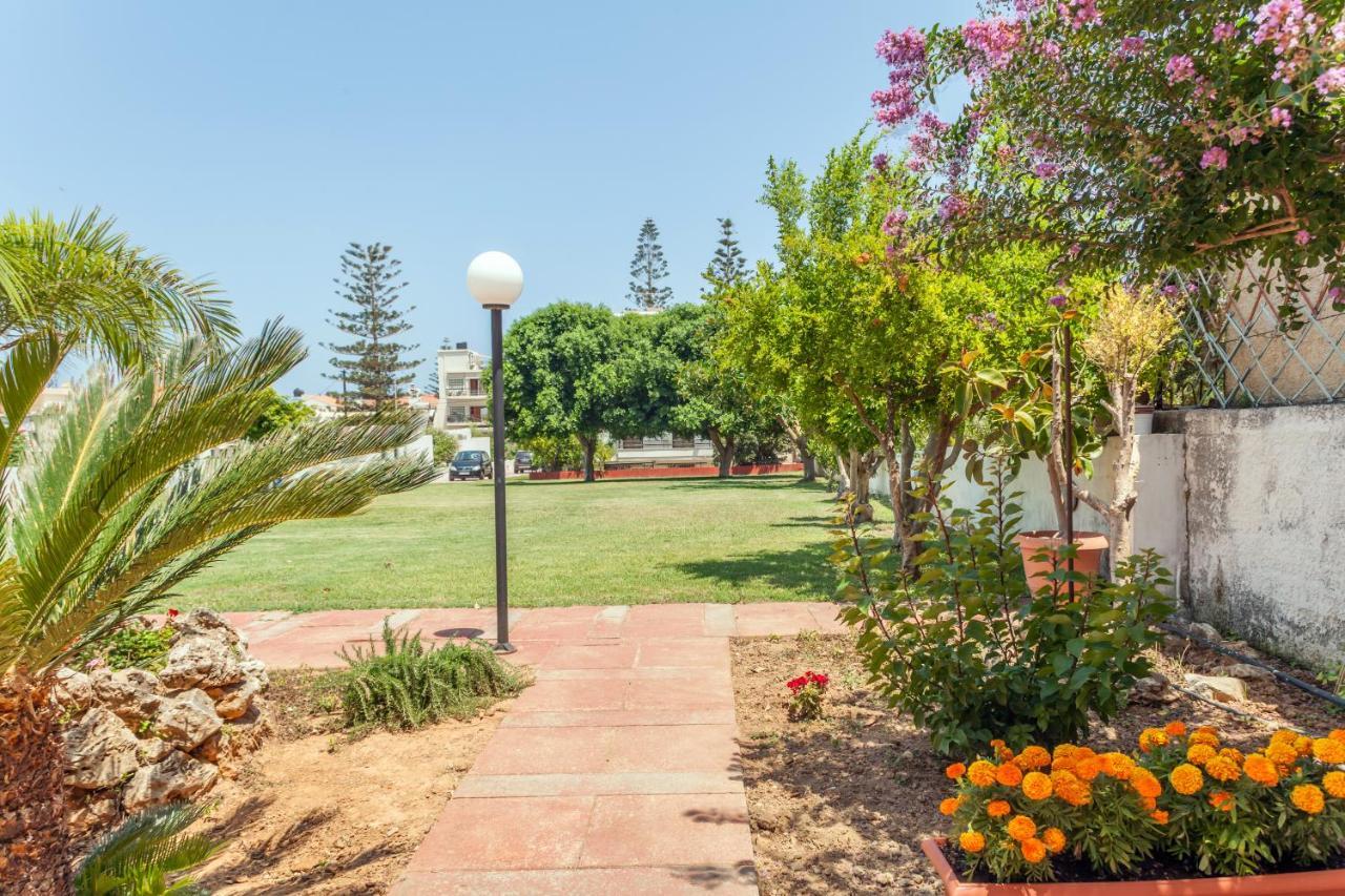 Christine Seaside Apartments In Chania Stalos Exterior photo